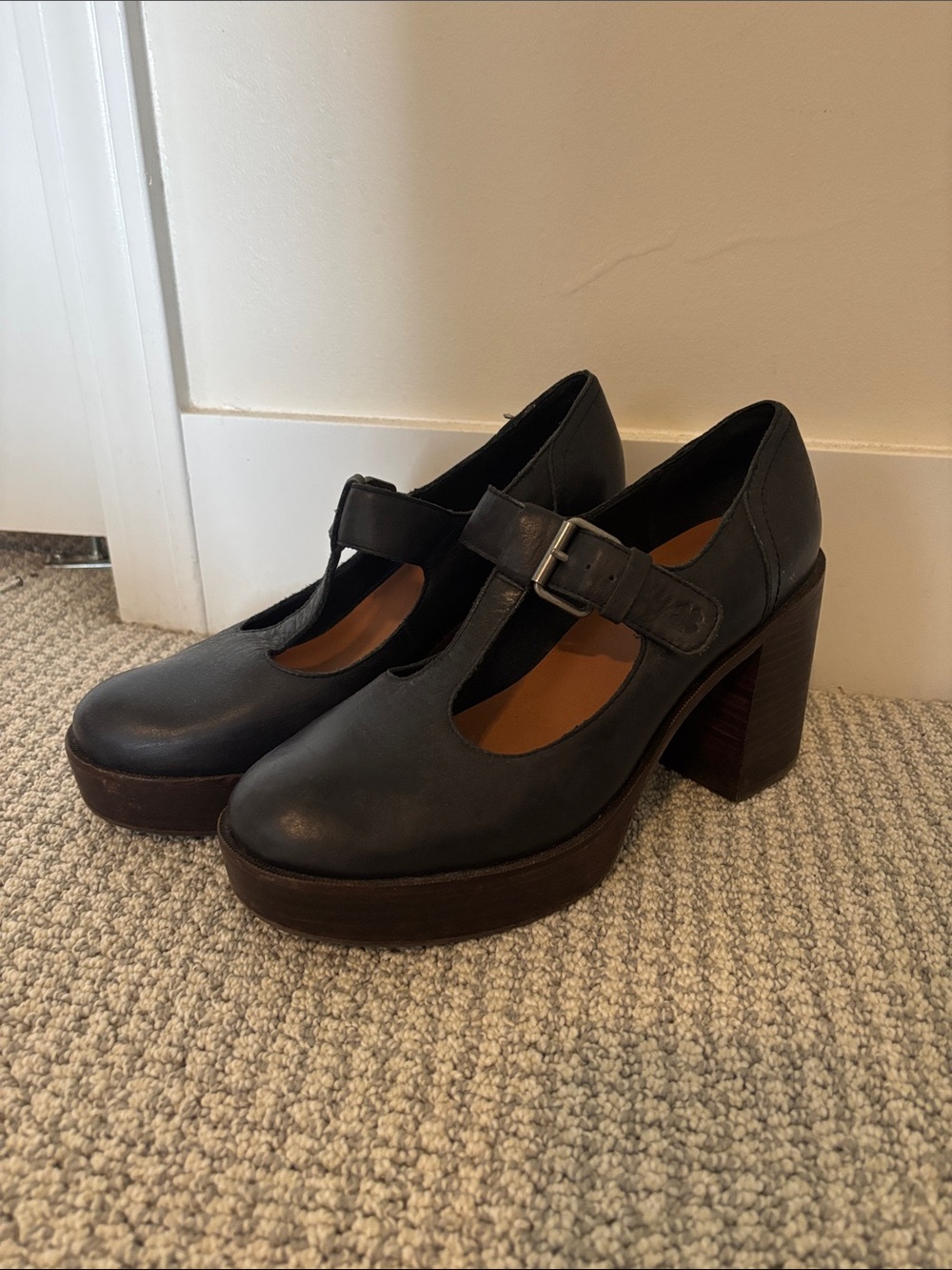 Lucky Brand Ominie women's black leather platform pumps